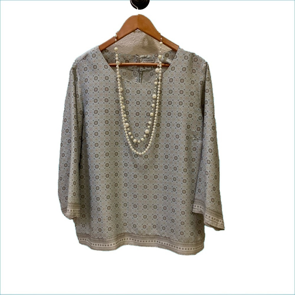 Paraphrase 3/4 sleeve blouse. Soft blue/grey geometric pattern. Size XL.